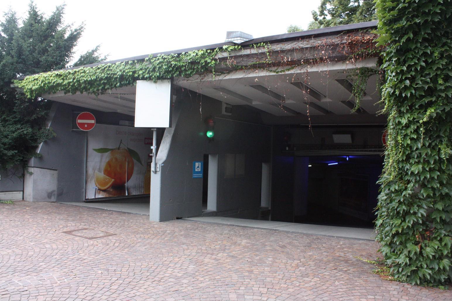 Stuttgart Holzgartenstraße Einfahrt APCOA Holzgartenstraße-1