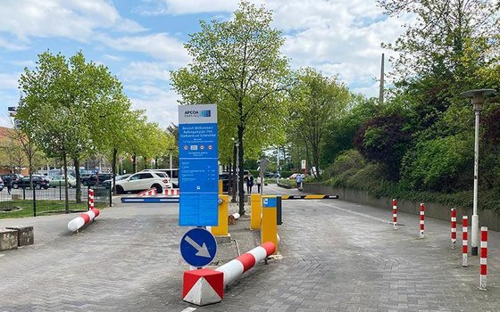 Parkplatz-Stadtzentrum-Schenefeld-P99_02.jpg Stadtzentrum Schenefeld Parkplatz P99-3