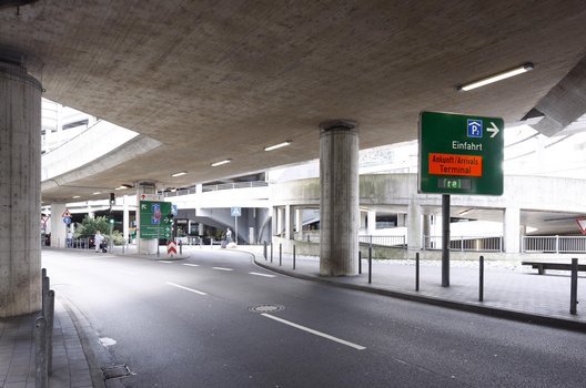 Düsseldorf Airport P2-4