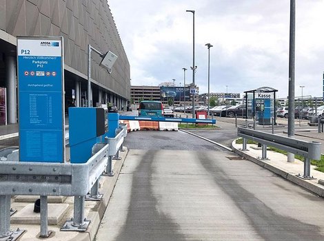 P12 Stuttgart Airport-1