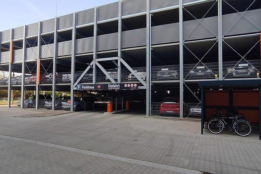 Parkhaus-Eves-Braunschweig-APCOA_01.jpg Eves-1