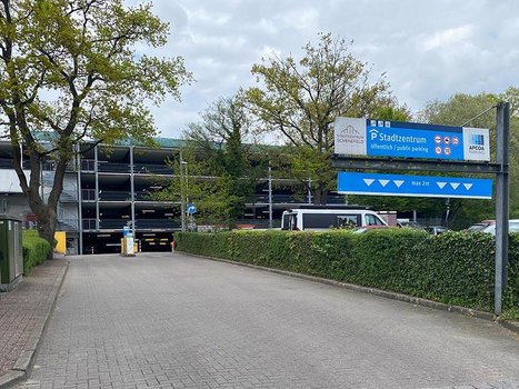Parkhaus-Stadtzentrum-Schenefeld-APCOA_01.jpg Stadtzentrum Schenefeld Parkhaus-2